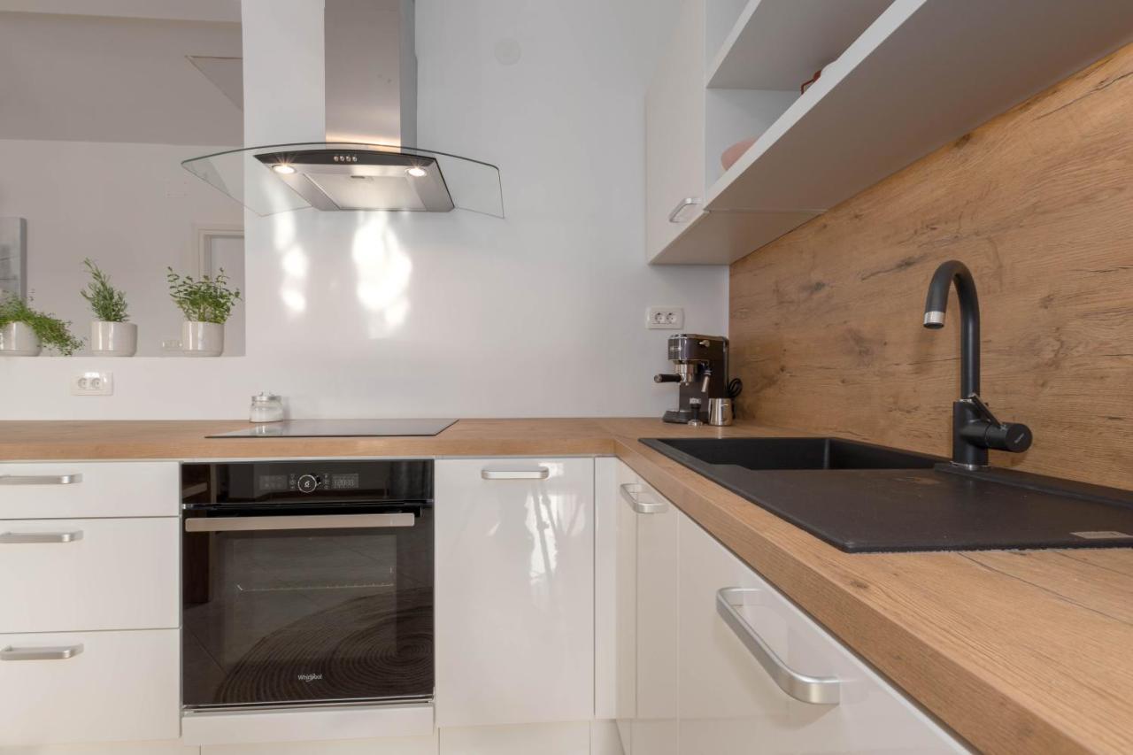 Newly Renovated Holiday Apartment Sirius Пореч Экстерьер фото